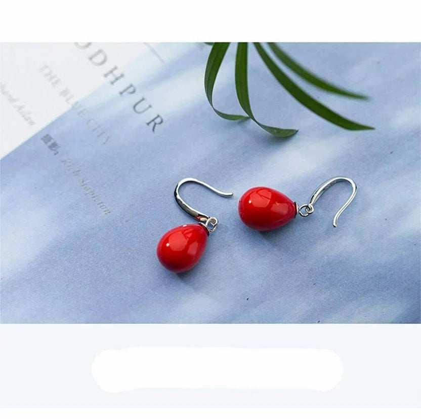 Minimal pearl drop earrings