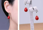 Minimal pearl drop earrings
