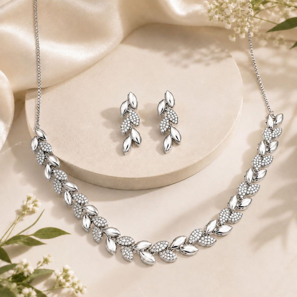 Leaf Design Necklace Set