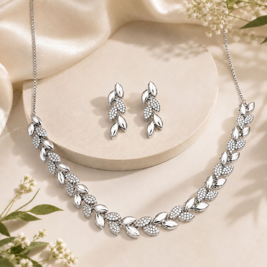 Leaf Design Necklace Set