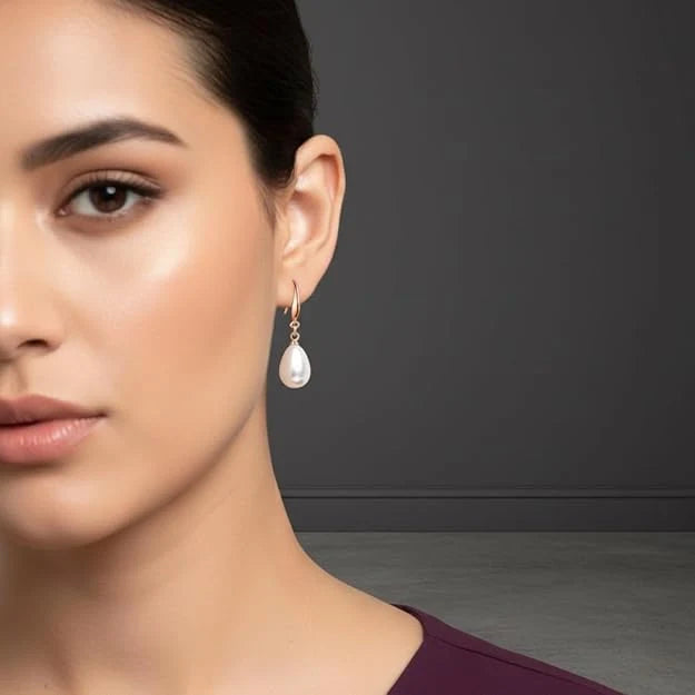 Minimal pearl drop earrings