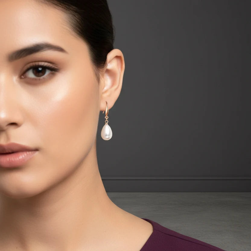 Minimal pearl drop earrings