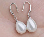 Minimal pearl drop earrings